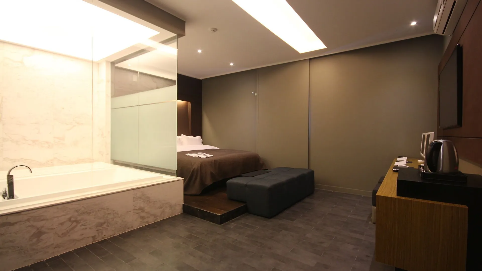 Club Hotel Busan