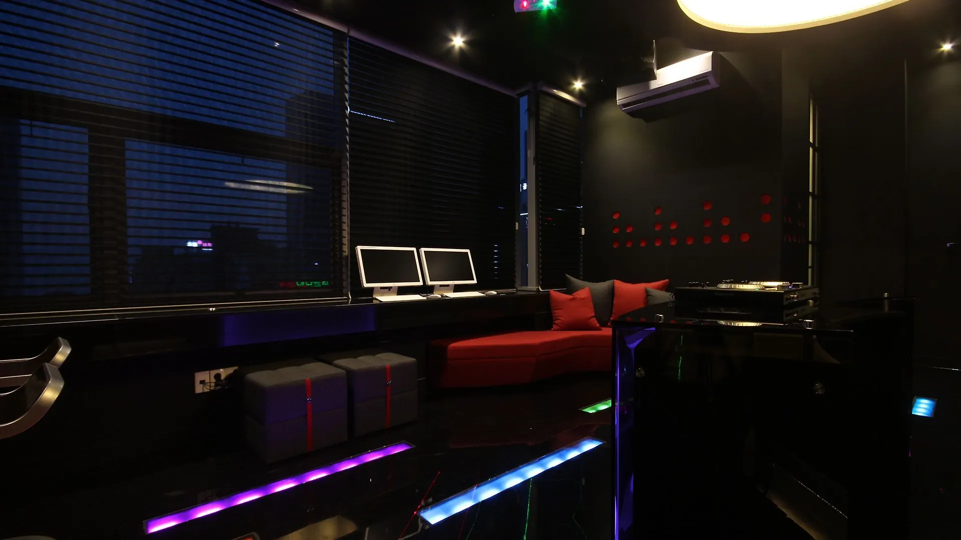 Club Hotel Busan 3*,